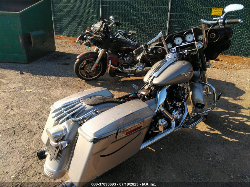 2009 HARLEY-DAVIDSON FLHX - 1HD1KB4129Y651835