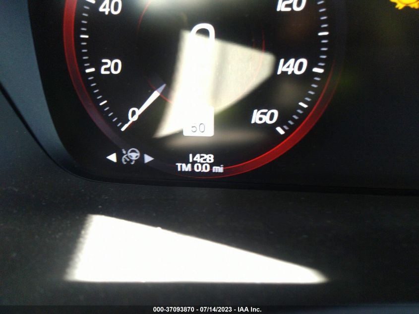 2021 VOLVO XC90 MOMENTUM - YV4102PK2M1757213
