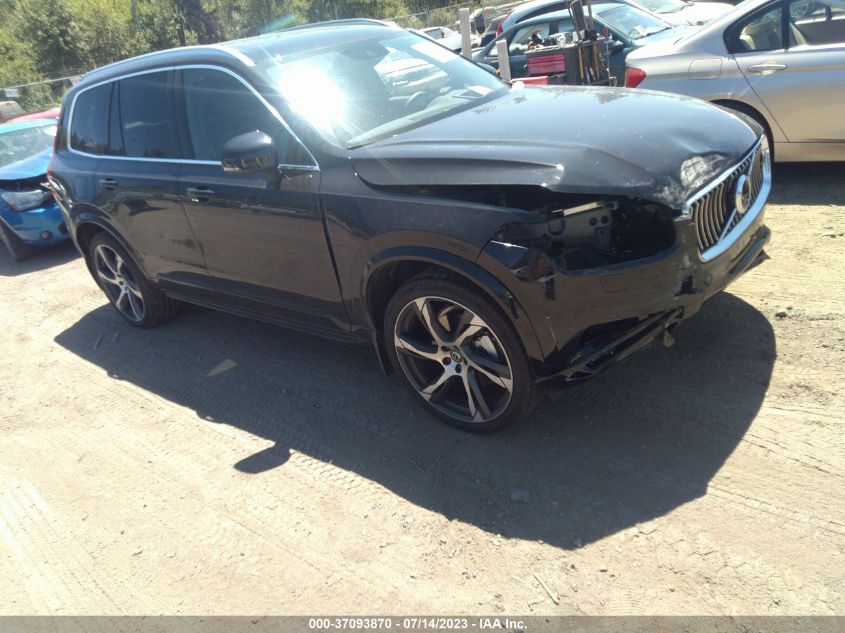 2021 VOLVO XC90 MOMENTUM - YV4102PK2M1757213