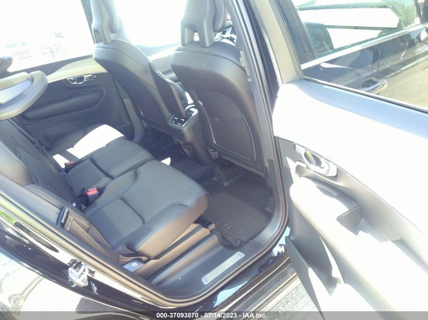 2021 VOLVO XC90 MOMENTUM - YV4102PK2M1757213