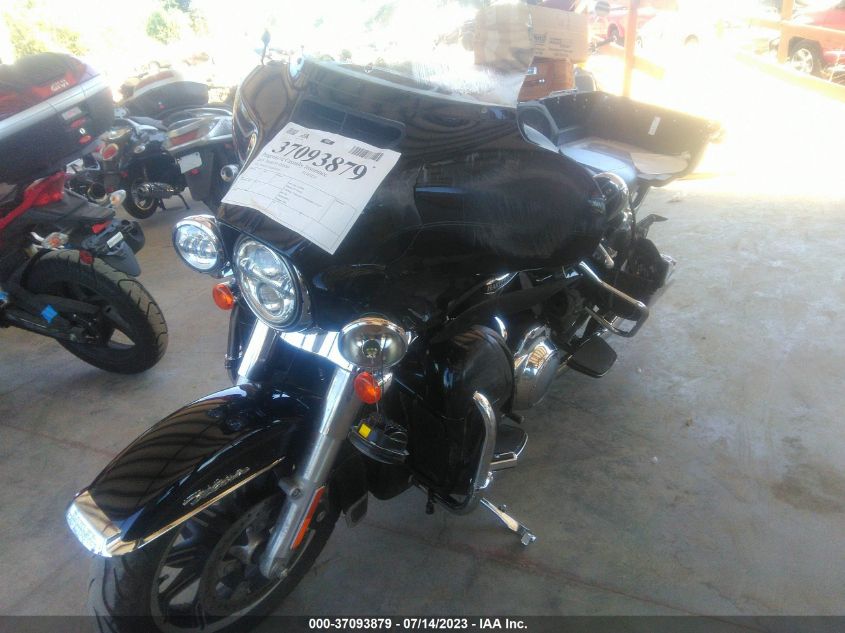2019 HARLEY-DAVIDSON FLHTCU 1HD1FCC11KB654939
