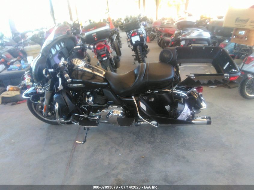 2019 HARLEY-DAVIDSON FLHTCU 1HD1FCC11KB654939