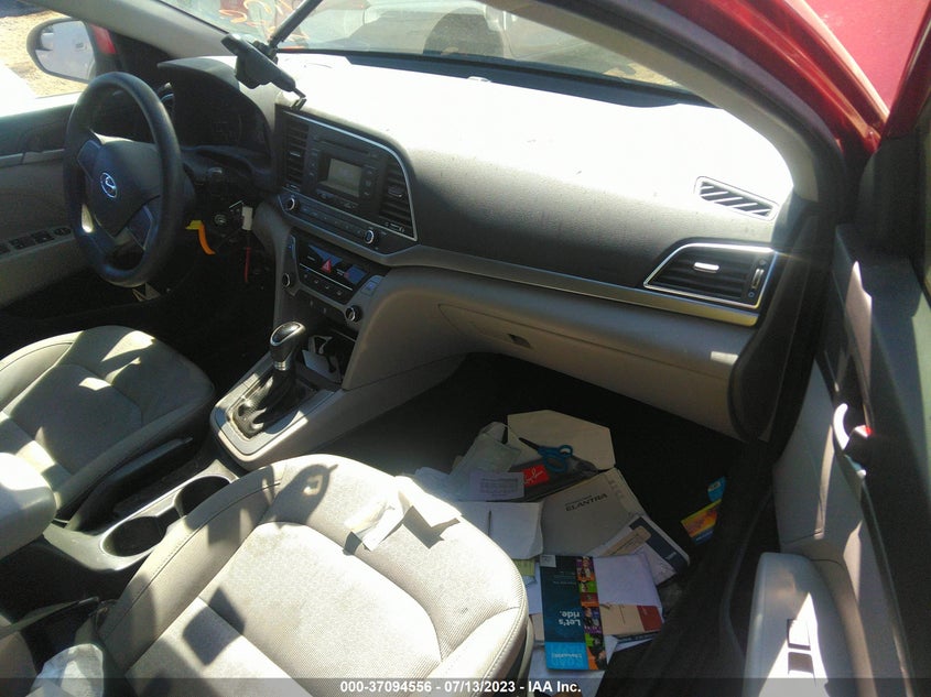 VIN KMHD74LF4HU194102 2017 HYUNDAI ELANTRA SE