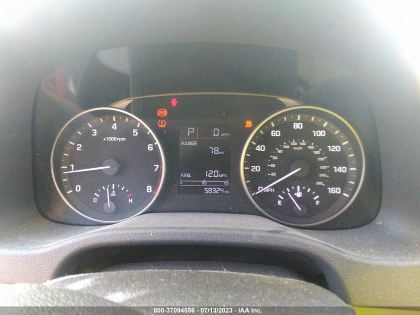 VIN KMHD74LF4HU194102 2017 HYUNDAI ELANTRA SE