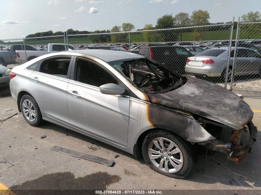 2013 HYUNDAI SONATA GLS - 5NPEB4AC6DH557875