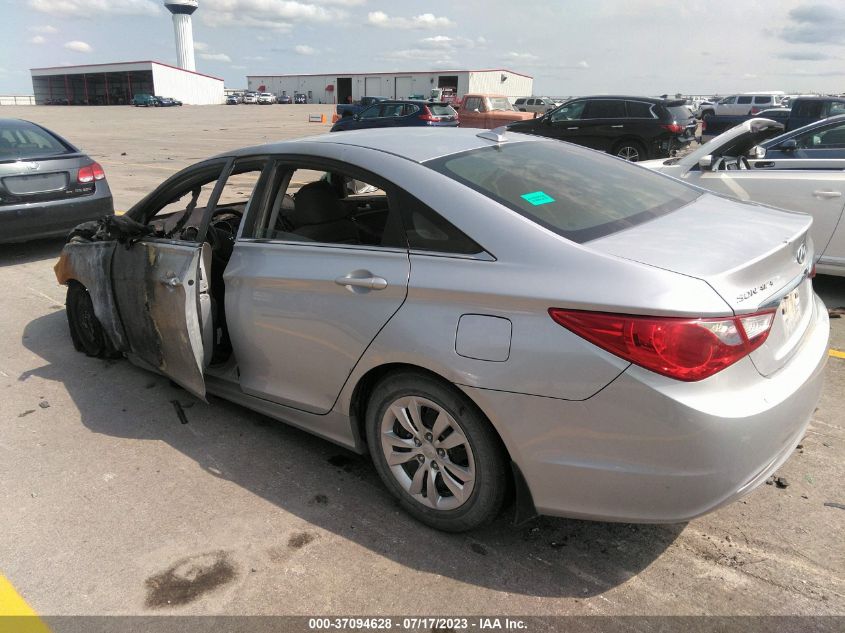 2013 HYUNDAI SONATA GLS - 5NPEB4AC6DH557875