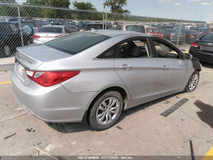 2013 HYUNDAI SONATA GLS - 5NPEB4AC6DH557875