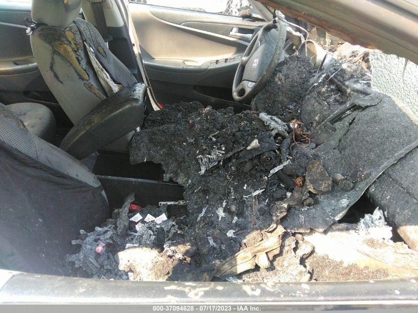 2013 HYUNDAI SONATA GLS - 5NPEB4AC6DH557875