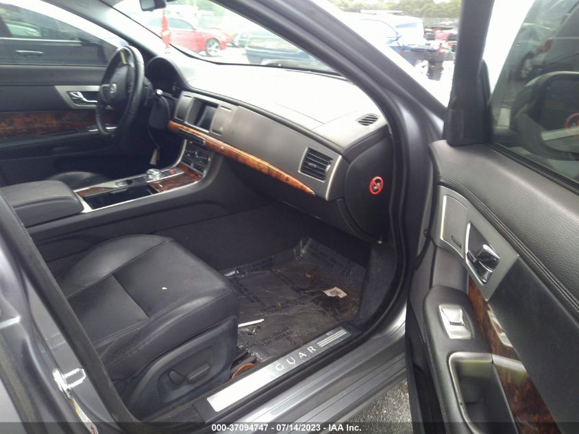 2013 JAGUAR XF V6 AWD - SAJWJ0EF0D8U08480