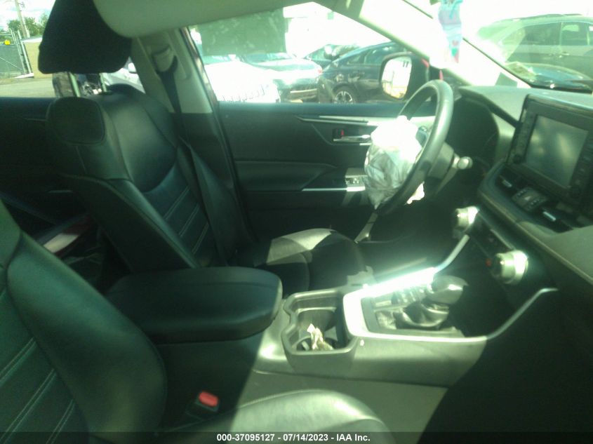 2019 TOYOTA RAV4 XLE PREMIUM - JTMA1RFV6KD518781