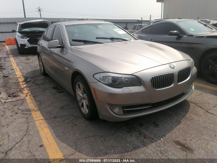 2013 BMW 5 SERIES 528I - WBAXG5C57DDY33806