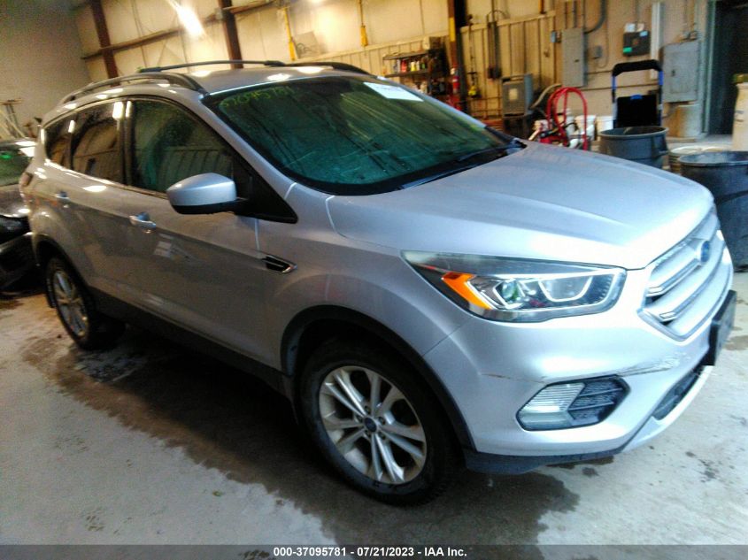 2017 FORD ESCAPE SE - 1FMCU9G99HUC82830