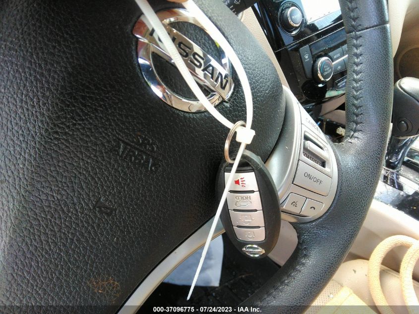 2016 NISSAN ROGUE SL - 5N1AT2MT0GC826640