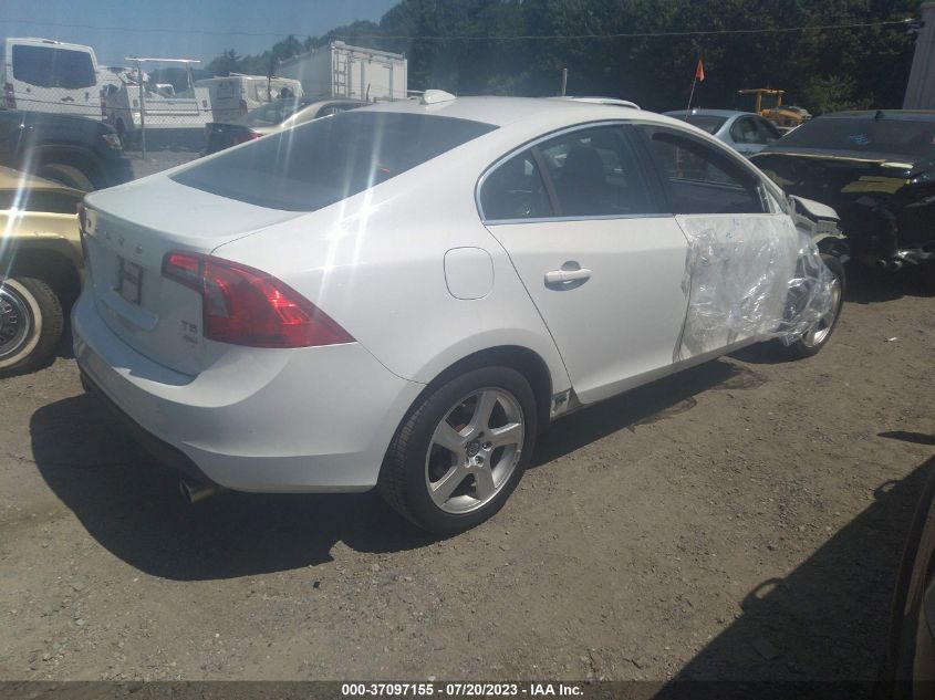 2013 VOLVO S60 T5 - YV1612FH0D2179239