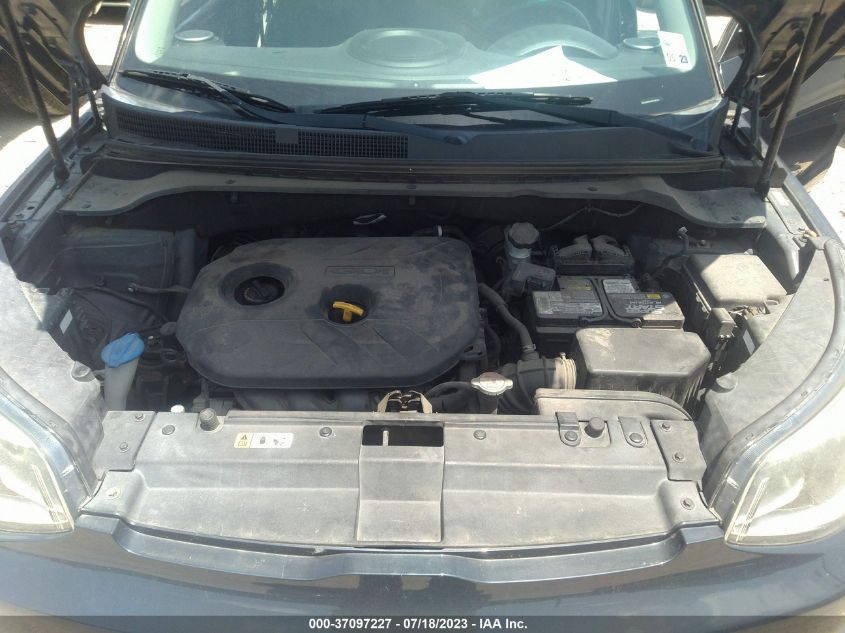 2015 KIA SOUL + - KNDJP3A53F7166234