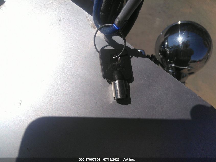 2004 HARLEY-DAVIDSON FLSTC - 1HD1BJY394Y069665