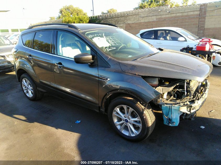 2017 FORD ESCAPE SE - 1FMCU0GD8HUB93590