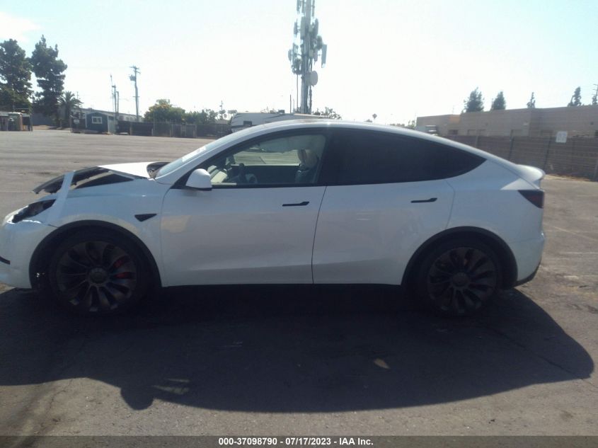 Auction sale of the 2022 TESLA MODEL Y , vin: 7SAYGDEF6NF359920, lot number: 37098790