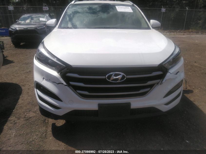 2017 HYUNDAI TUCSON SE - KM8J3CA42HU500174