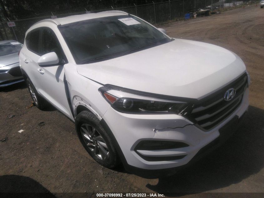 2017 HYUNDAI TUCSON SE - KM8J3CA42HU500174