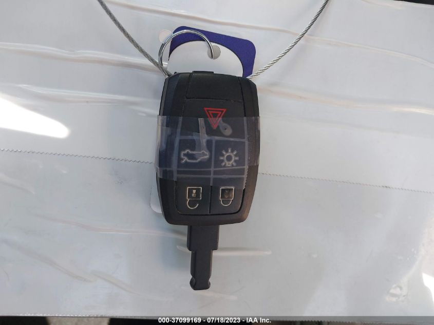 2013 VOLVO C70 T5 YV1672MC0DJ143191