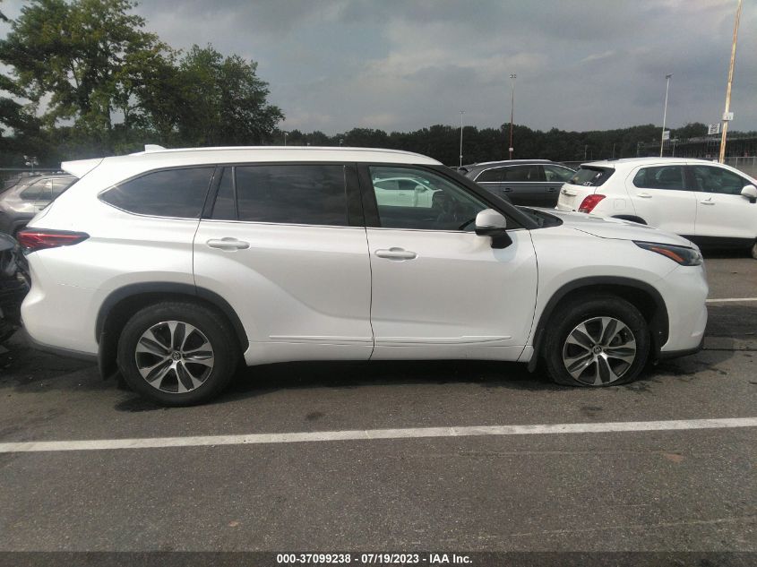 2022 TOYOTA HIGHLANDER XLE - 5TDGZRBH4NS192877