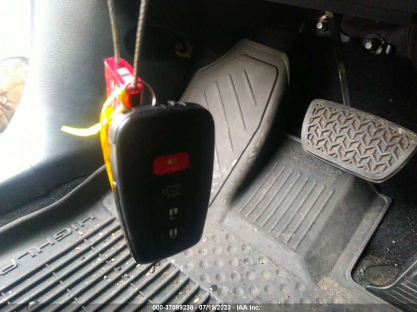 2022 TOYOTA HIGHLANDER XLE - 5TDGZRBH4NS192877
