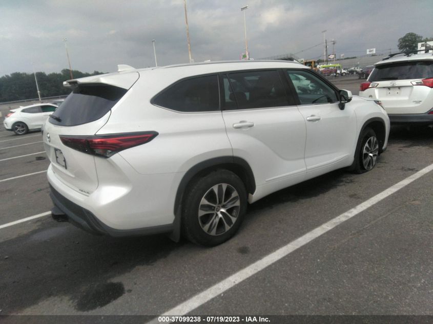 2022 TOYOTA HIGHLANDER XLE - 5TDGZRBH4NS192877