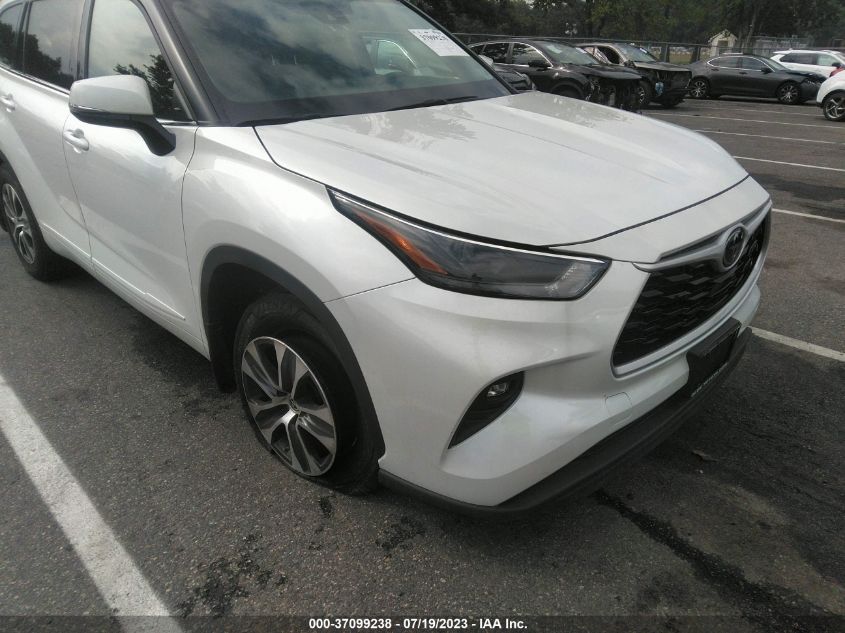 2022 TOYOTA HIGHLANDER XLE - 5TDGZRBH4NS192877