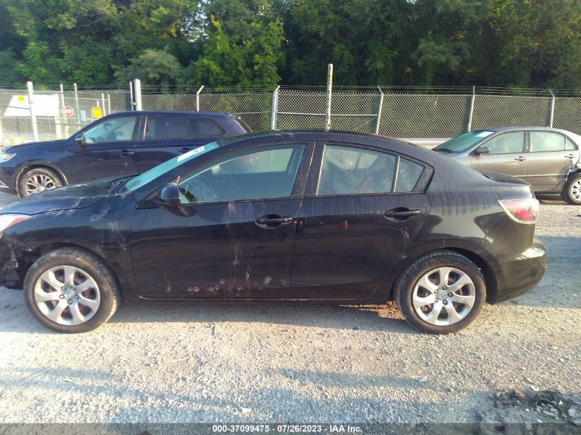 2013 MAZDA MAZDA3 I SV - JM1BL1TG5D1733918