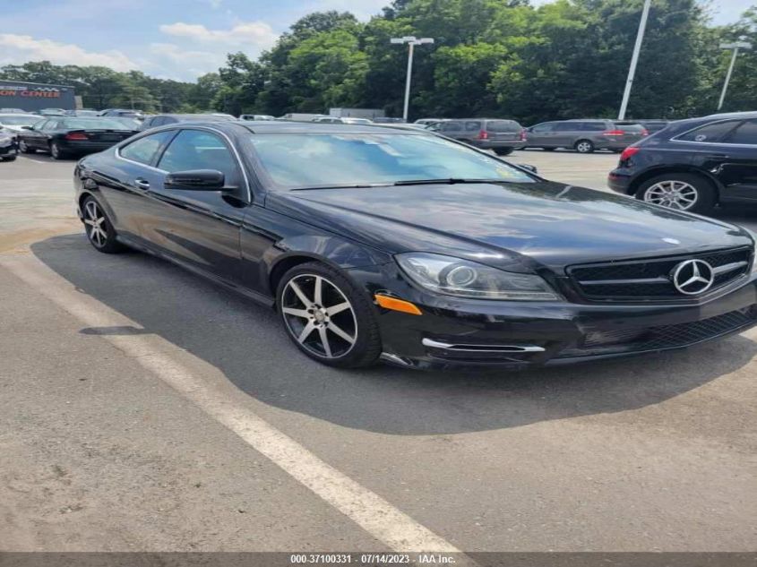 2015 MERCEDES-BENZ C - WDDGJ4HB6FG355981