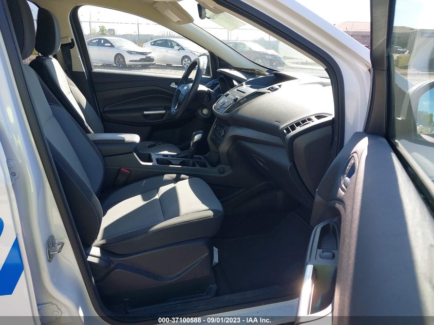 VIN 1FMCU9GD9JUB76730 2018 FORD ESCAPE SE