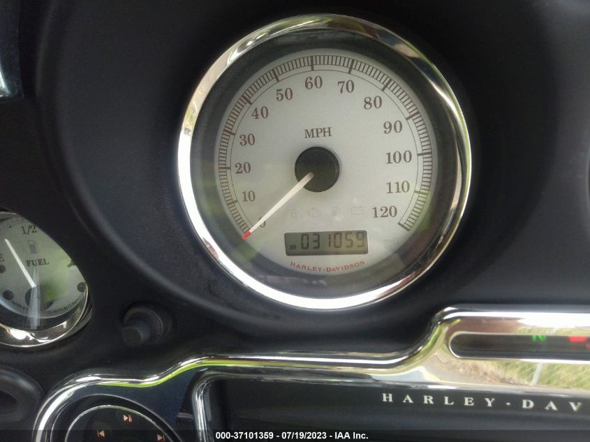 2007 HARLEY-DAVIDSON FLHX - 1HD1KB4117V716610