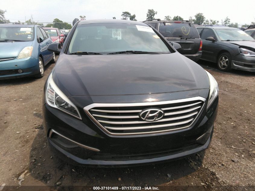 2017 HYUNDAI SONATA SE - 5NPE24AF3HH443154