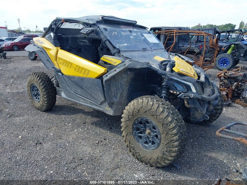 2017 CAN-AM MAVERICK X3 X DS TURBO R - 3JBVDAW25HK000978