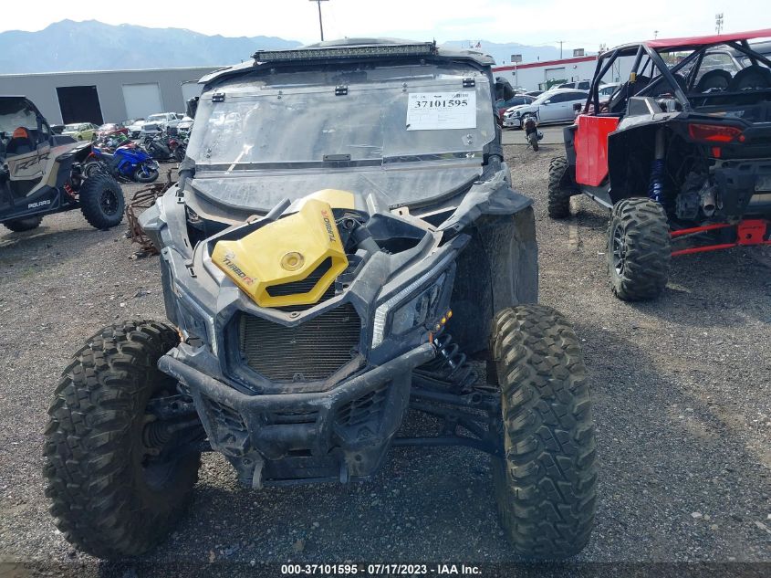 2017 CAN-AM MAVERICK X3 X DS TURBO R - 3JBVDAW25HK000978