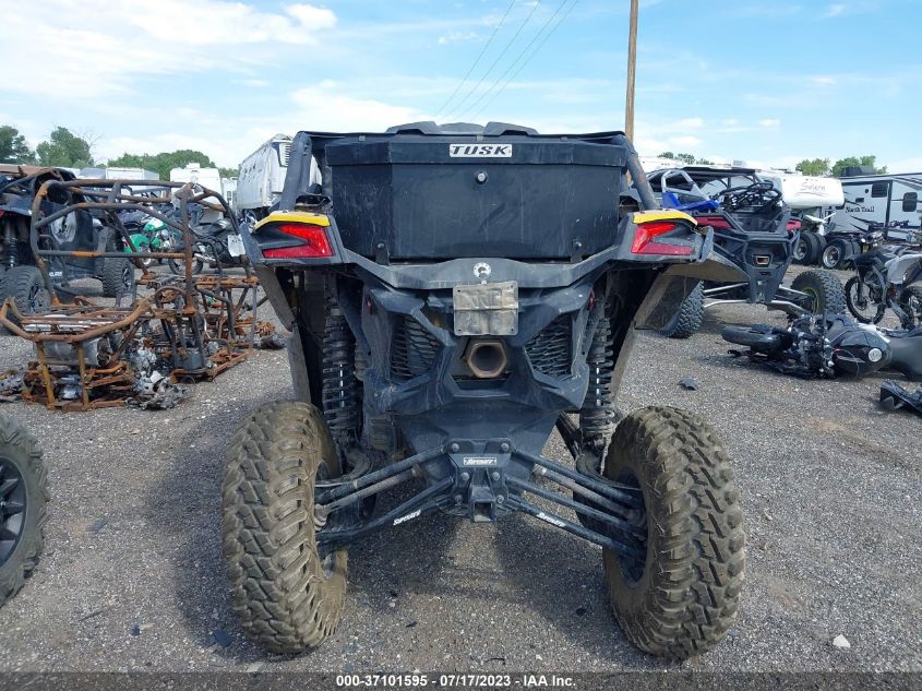 2017 CAN-AM MAVERICK X3 X DS TURBO R - 3JBVDAW25HK000978