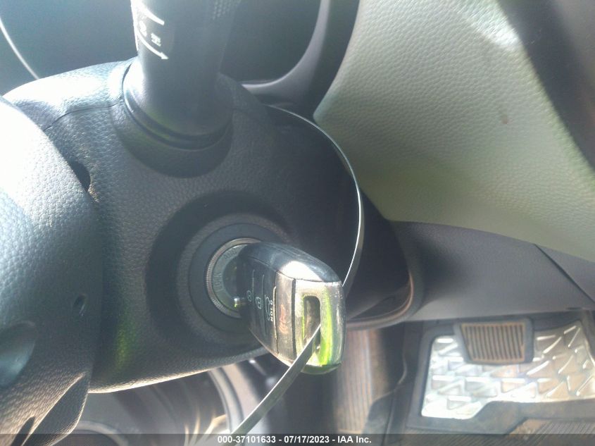 2016 KIA SOUL + - KNDJP3A53G7302931