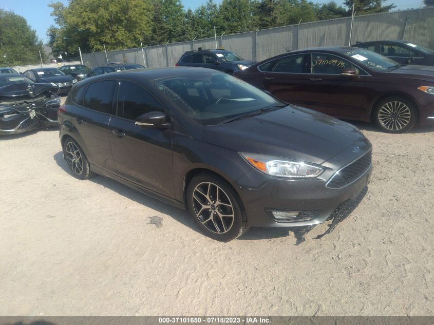 2015 FORD FOCUS SE - 1FADP3K27FL378830