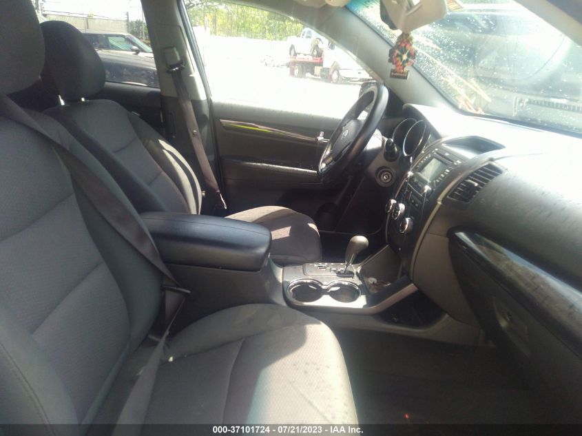2013 KIA SORENTO LX - 5XYKT3A65DG380778
