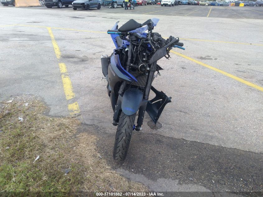 2023 YAMAHA YZFR3 A MH3RH18Y1PK009791