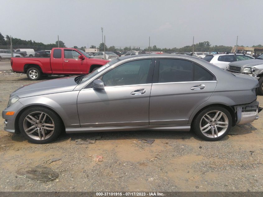 2013 MERCEDES-BENZ C-CLASS C 300 - WDDGF8AB8DG138190