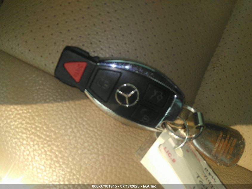 2013 MERCEDES-BENZ C-CLASS C 300 - WDDGF8AB8DG138190