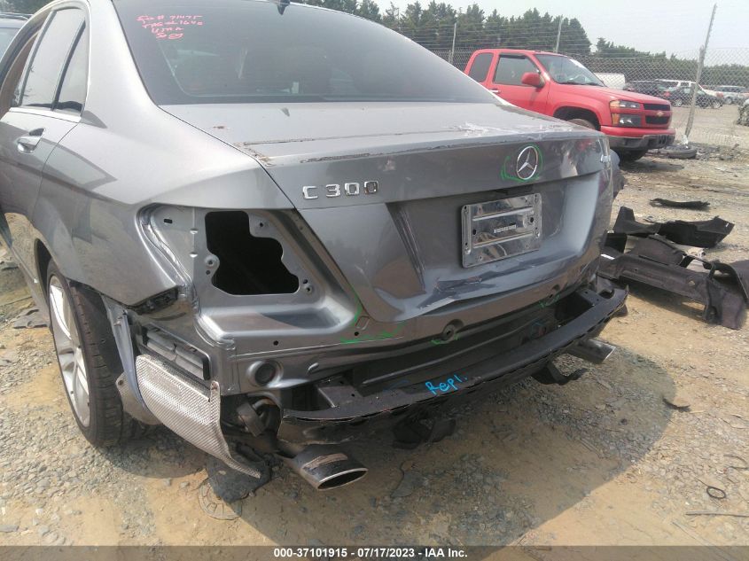 2013 MERCEDES-BENZ C-CLASS C 300 - WDDGF8AB8DG138190