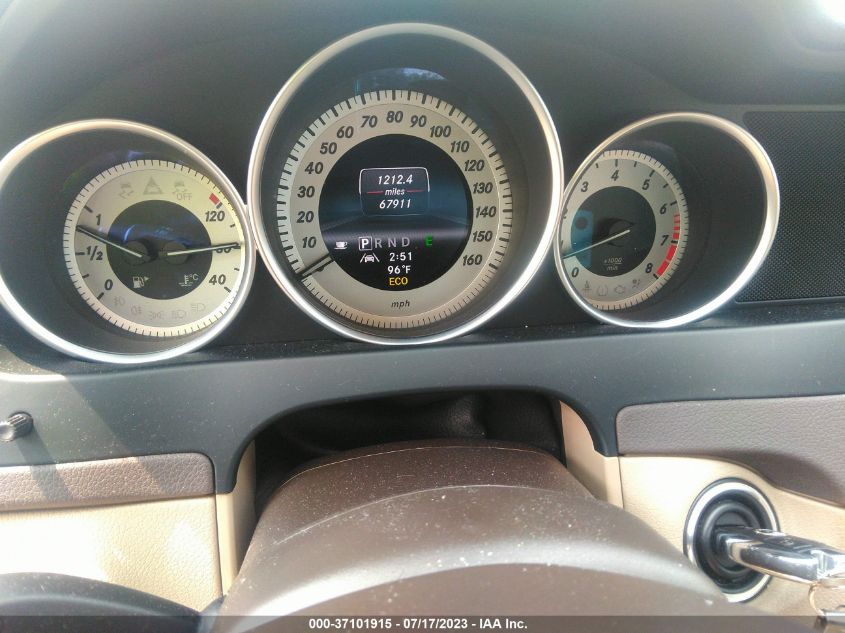 2013 MERCEDES-BENZ C-CLASS C 300 - WDDGF8AB8DG138190