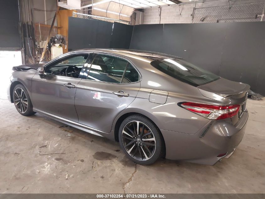 2018 TOYOTA CAMRY XSE - 4T1B61HK0JU010553