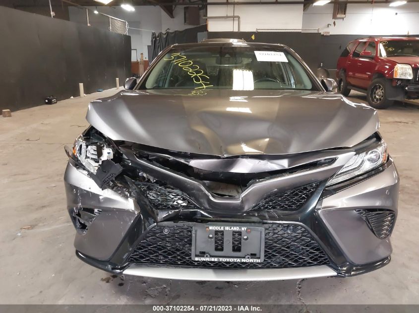 2018 TOYOTA CAMRY XSE - 4T1B61HK0JU010553