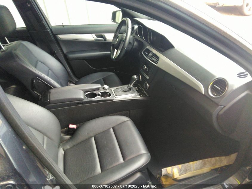 2014 MERCEDES-BENZ C-CLASS C 300 - WDDGF8AB2EG200894