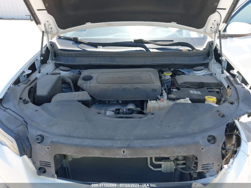 2019 JEEP CHEROKEE LATITUDE PLUS - 1C4PJLLB0KD324409