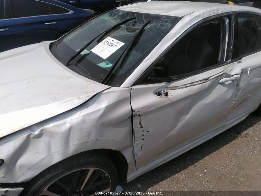 2018 TOYOTA CAMRY XSE - 4T1B61HK4JU120859